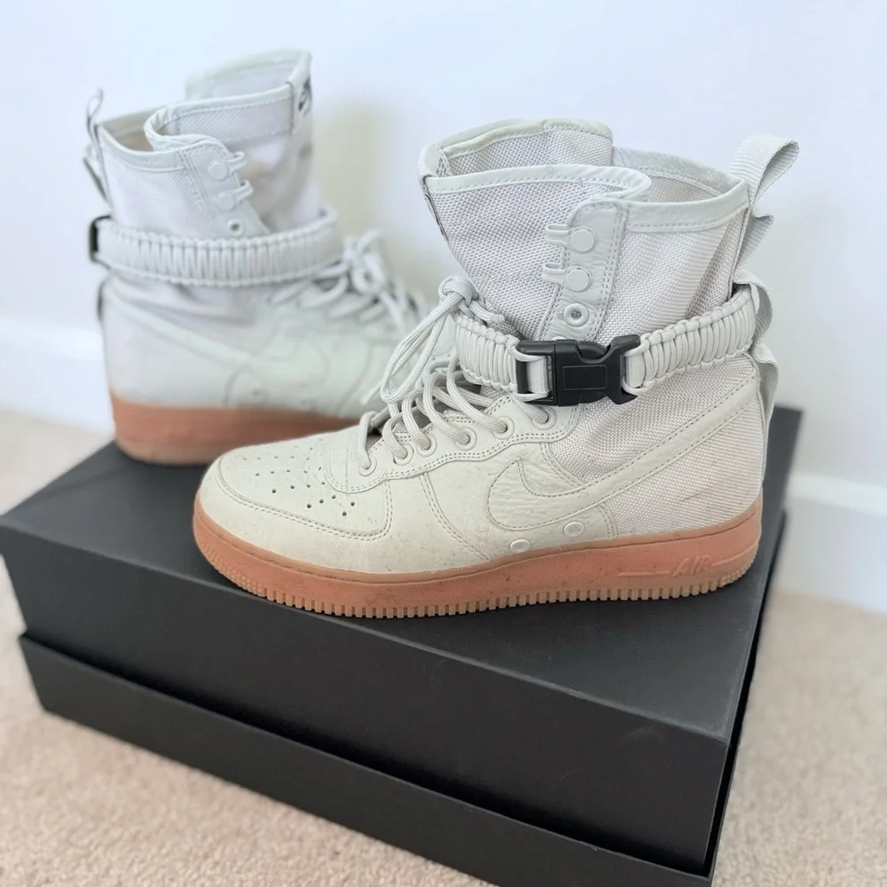 Nike Air Force 1 High-Top Sneakers